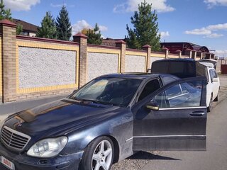2000 Mercedes-Benz S-Класс 320 IV (W220), чёрный, 650000 рублей, вид 2