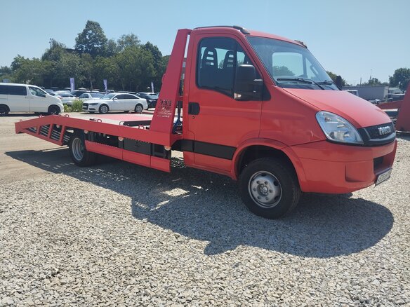 2011 Iveco Daily, красный, 2500000 рублей - вид 1