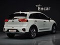2021 Kia Niro I Рестайлинг, белый, 1600000 рублей - вид 1