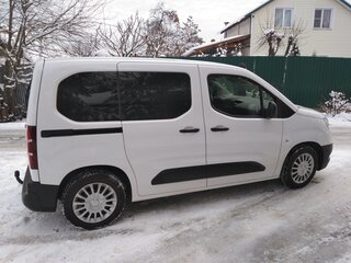 2020 Toyota ProAce City I, белый, 2400000 рублей, вид 4