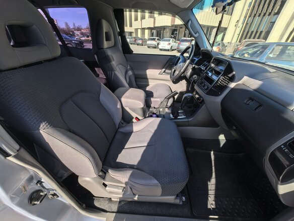 2003 Mitsubishi Pajero III Рестайлинг, серебристый, 1200000 рублей - вид 9