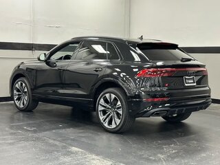 2023 Audi Q8 55 TFSI I (4M), чёрный, 11010311 рублей, вид 3