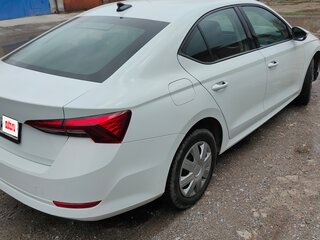 2022 Skoda Octavia IV (A8), белый, 1740000 рублей, вид 4