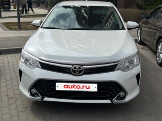2016 Toyota Camry VII (XV50) Рестайлинг, белый, 2350000 рублей, вид 1