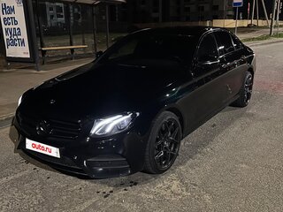 2020 Mercedes-Benz E-Класс 220 d V (W213, S213, C238), чёрный, 3000000 рублей, вид 2