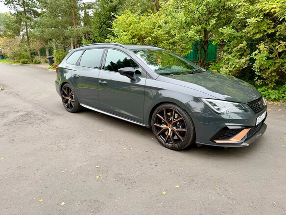 2019 SEAT Leon Cupra 300 7-speed III Рестайлинг, серый, 4700000 рублей - вид 4