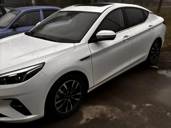 2023 JAC J7 I, белый - вид 3