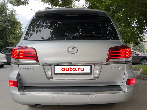 2013 Lexus LX 570 III Рестайлинг, серебристый, 5100000 рублей - вид 7
