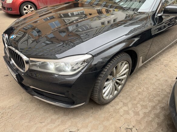 2017 BMW 7 серии Long 730Ld xDrive VI (G11/G12), чёрный, 4300000 рублей - вид 4