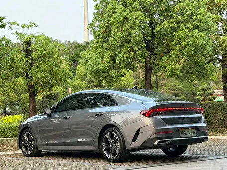 2021 Kia K5 III, серый, 1742000 рублей, вид 4