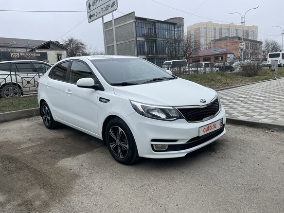 2015 Kia Rio III Рестайлинг, белый, 1170000 рублей - вид 6