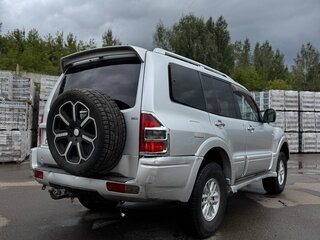 2003 Mitsubishi Pajero III Рестайлинг, серебристый, 650000 рублей, вид 5