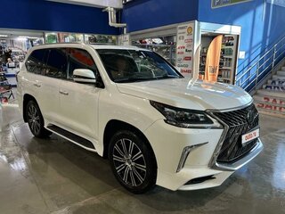 2016 Lexus LX 570 III Рестайлинг 2, белый, 7700000 рублей, вид 3