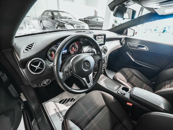 2013 Mercedes-Benz CLA 200 I (C117, X117), чёрный - вид 29