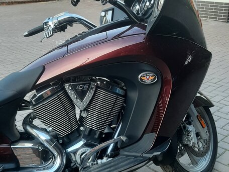 2008 Victory Vision Tour, пурпурный, 999000 рублей, вид 2