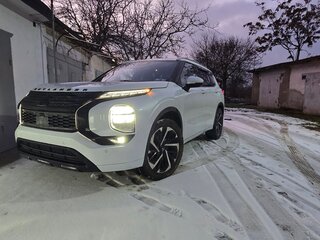 2021 Mitsubishi Outlander IV, белый, 4050000 рублей, вид 2