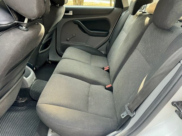 2011 Ford Focus II Рестайлинг, белый, 430000 рублей - вид 10
