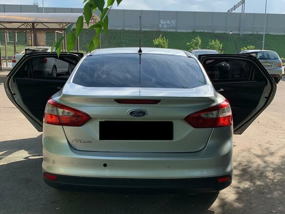 2011 Ford Focus III, серебристый - вид 4