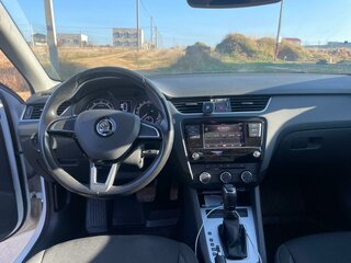 2019 Skoda Octavia III (A7) Рестайлинг, белый, 2340000 рублей, вид 4