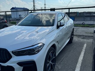 2022 BMW X6 M50i III (G06), белый, 11500000 рублей, вид 1