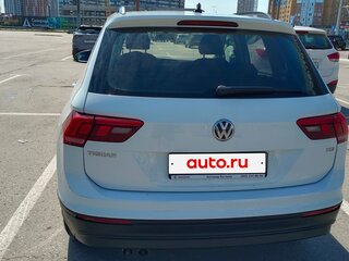 2018 Volkswagen Tiguan II, белый, 2000000 рублей, вид 3