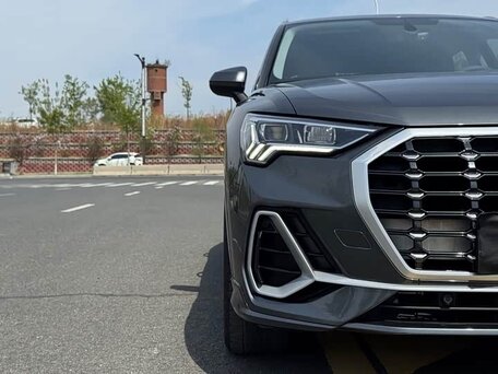 2023 Audi Q3 35 TFSI II (F3), серый, 2710000 рублей, вид 4