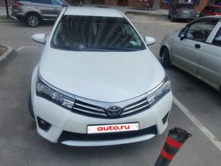 2013 Toyota Corolla XI (E160, E170, E180), белый, 1400000 рублей, вид 2