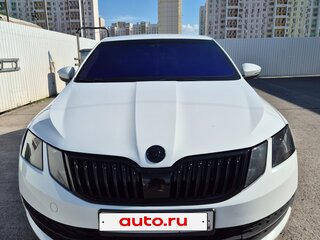 2018 Skoda Octavia III (A7) Рестайлинг, белый, 1600000 рублей, вид 1