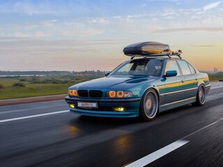 1996 BMW 7 серии 735i III (E38), голубой, 2000000 рублей, вид 1
