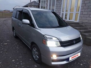 2007 Toyota Voxy II (R70), серебристый, 650000 рублей, вид 2