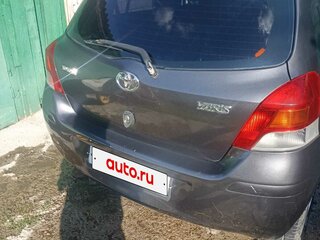2009 Toyota Yaris II Рестайлинг, серый, 620000 рублей, вид 2