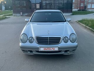 1999 Mercedes-Benz E-Класс 200 II (W210, S210) Рестайлинг, серебристый, 590000 рублей, вид 1