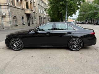2021 Mercedes-Benz E-Класс 200 V (W213, S213, C238) Рестайлинг, чёрный, 4500000 рублей, вид 3