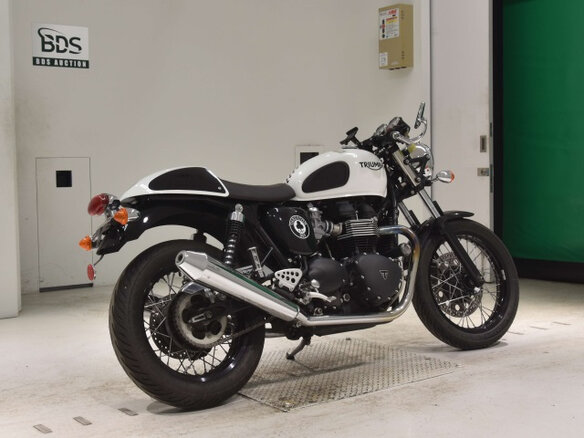 2016 Triumph Thruxton, белый, 1100000 рублей - вид 5