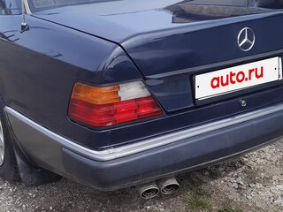 1990 Mercedes-Benz W124 200, синий, 350000 рублей, вид 3