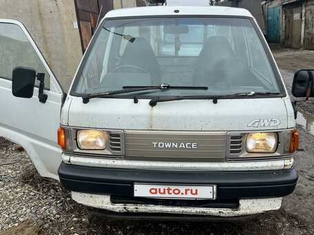 1993 Toyota TownAce, белый, 750000 рублей, вид 1