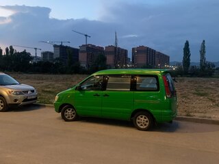 1998 Toyota Town Ace Noah III, зелёный, 520000 рублей, вид 2