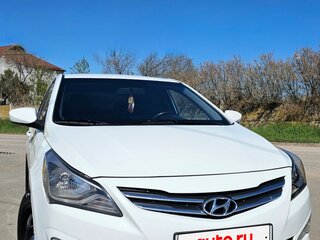 2015 Hyundai Solaris I Рестайлинг, белый, 1100000 рублей, вид 2