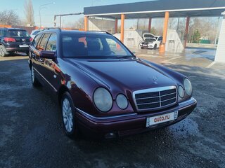 1997 Mercedes-Benz E-Класс 280 II (W210, S210), пурпурный, 800000 рублей, вид 4