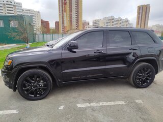 2019 Jeep Grand Cherokee IV (WK2) Рестайлинг, чёрный, 3300000 рублей, вид 4