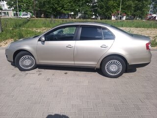 2008 Volkswagen Jetta V, золотистый, 530000 рублей, вид 4