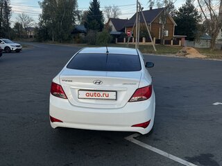 2014 Hyundai Solaris I Рестайлинг, белый, 940000 рублей, вид 3