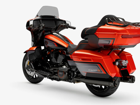 2026 Harley-Davidson CVO Street Glide Limited, оранжевый, 6900000 рублей, вид 3