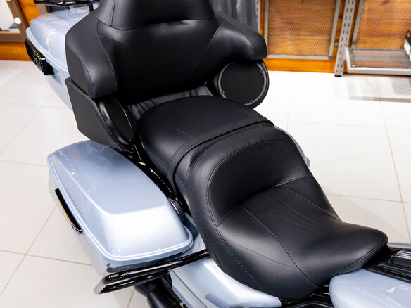 2023 Harley-Davidson Road Glide Limited, серебристый, 3150000 рублей - вид 17