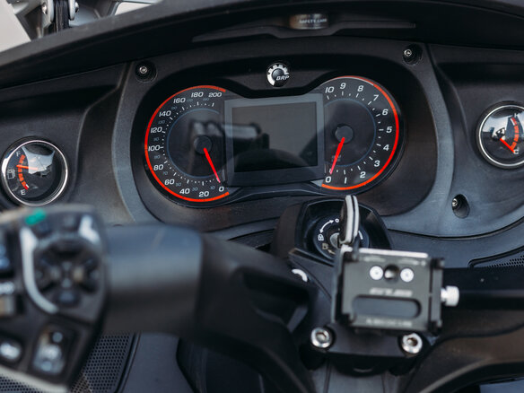 2015 BRP Can-Am Spyder, белый, 1528202 рублей - вид 12