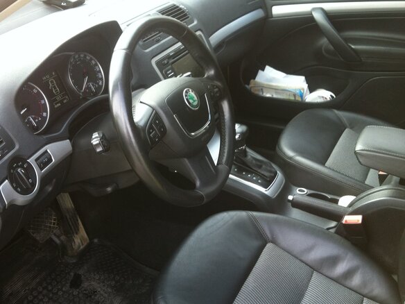 2011 Skoda Octavia II (A5) Рестайлинг, жёлтый - вид 2