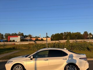 2018 Toyota Camry VIII (XV70), белый, 2300000 рублей, вид 3