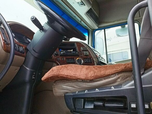 2006 DAF XF 105, синий, 3500000 рублей - вид 17