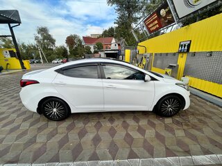 2014 Hyundai Elantra V (MD) Рестайлинг, белый, 1500000 рублей, вид 4