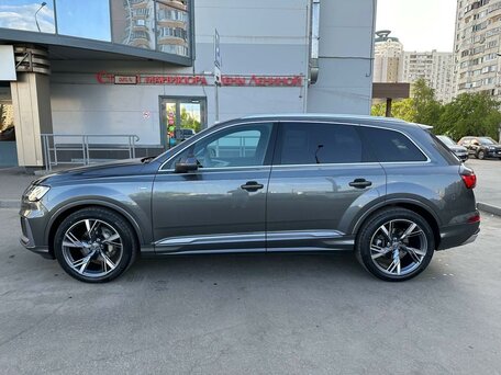 2022 Audi Q7 45 TDI II (4M) Рестайлинг, серый, 7200000 рублей, вид 1